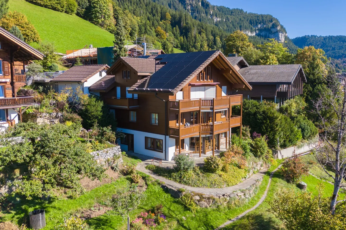 Esclusivo appartamento con giardino di 3,5 locali a Beatenberg - ideale come prima casa o casa vacanze, il tuo rifugio con panorama alpino e vista mozzafiato sul lago - Foto 23 di 24
