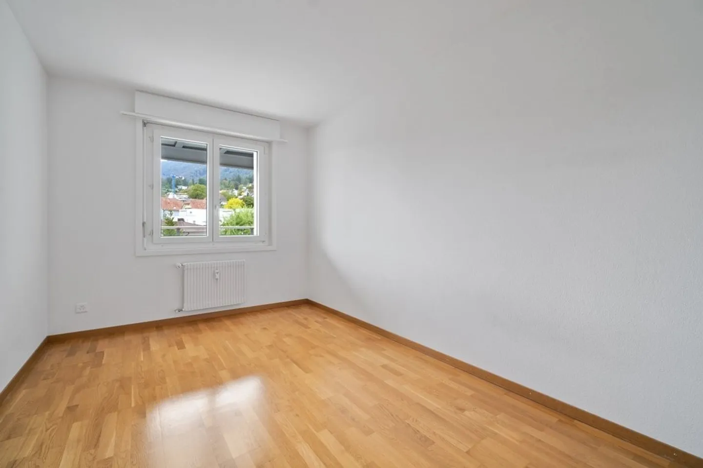 Attraktive 4-Zimmer-Wohnung mit grossem Balkon - Foto 6 von 10