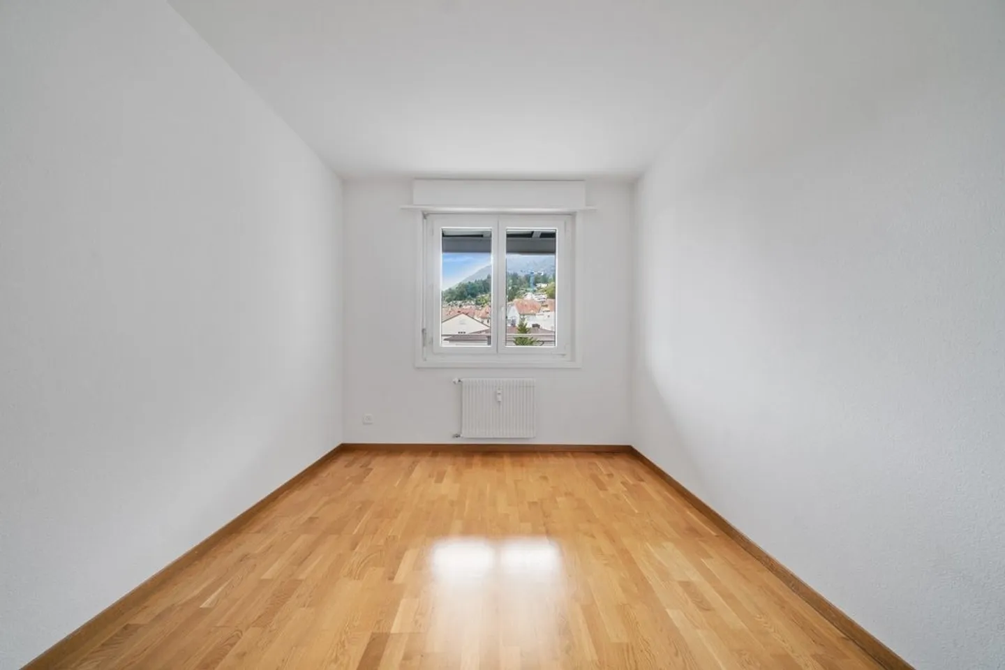 Attraktive 4-Zimmer-Wohnung mit grossem Balkon - Foto 7 von 10