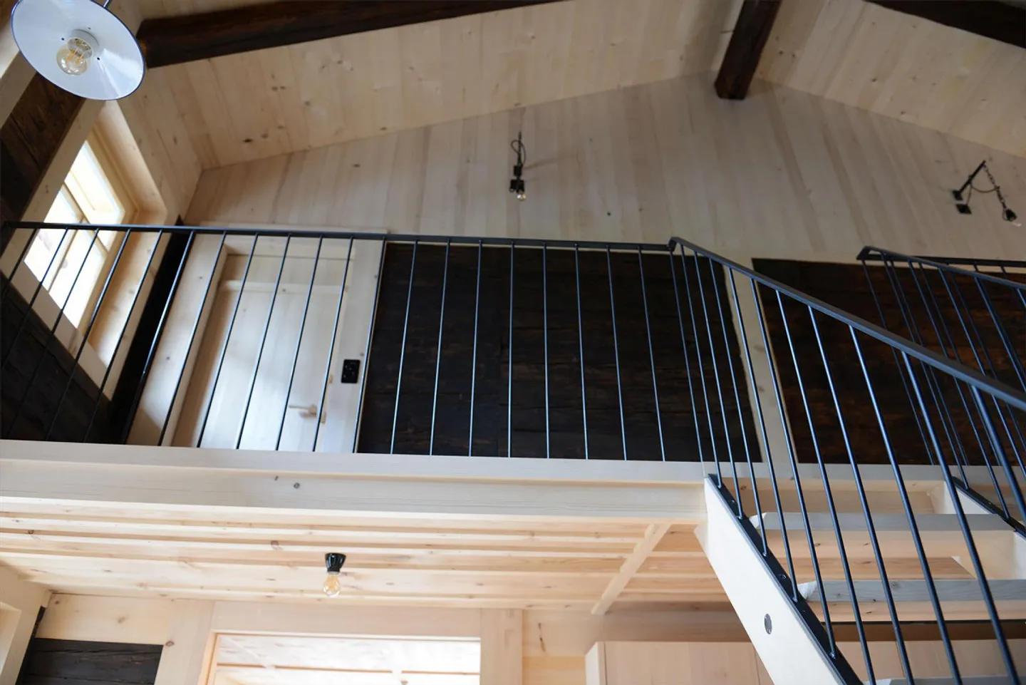 Casa con sostanza edilizia storica, per esigenze abitative contemporanee. - Foto 2 di 17