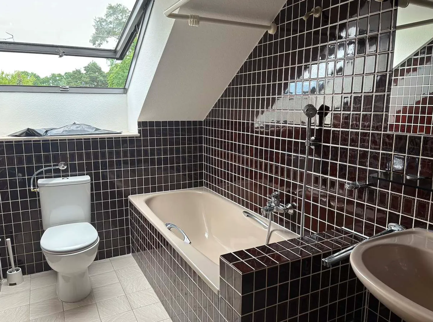 Unique Family Villa in the Heart of Genthod! - Photo 4 of 7