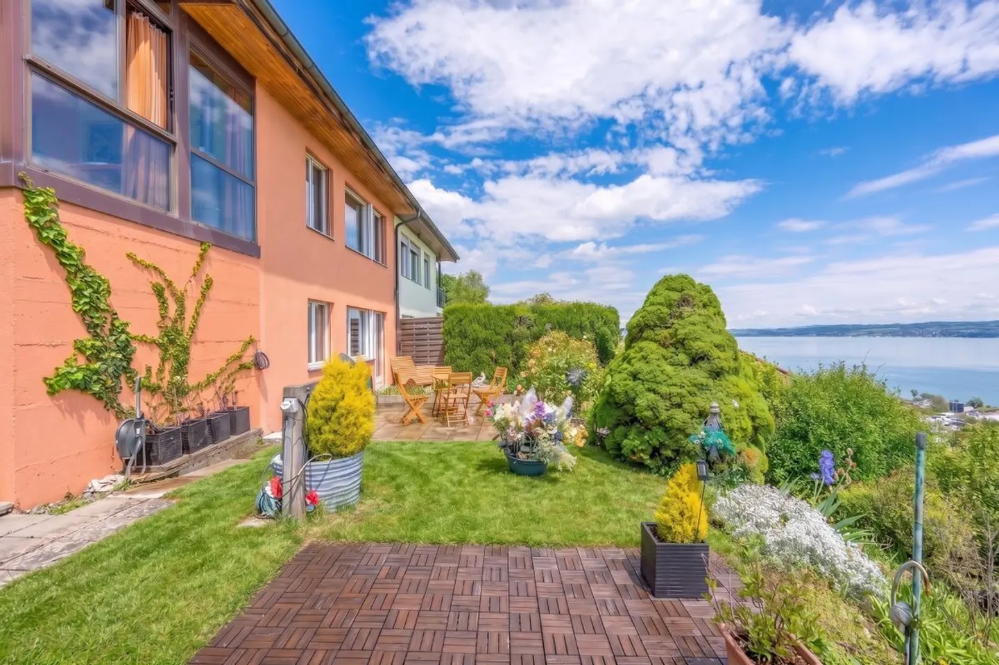 Casa con vista sul lago di Morat e la possibilità di costruire un appartamento - Foto 11 di 12