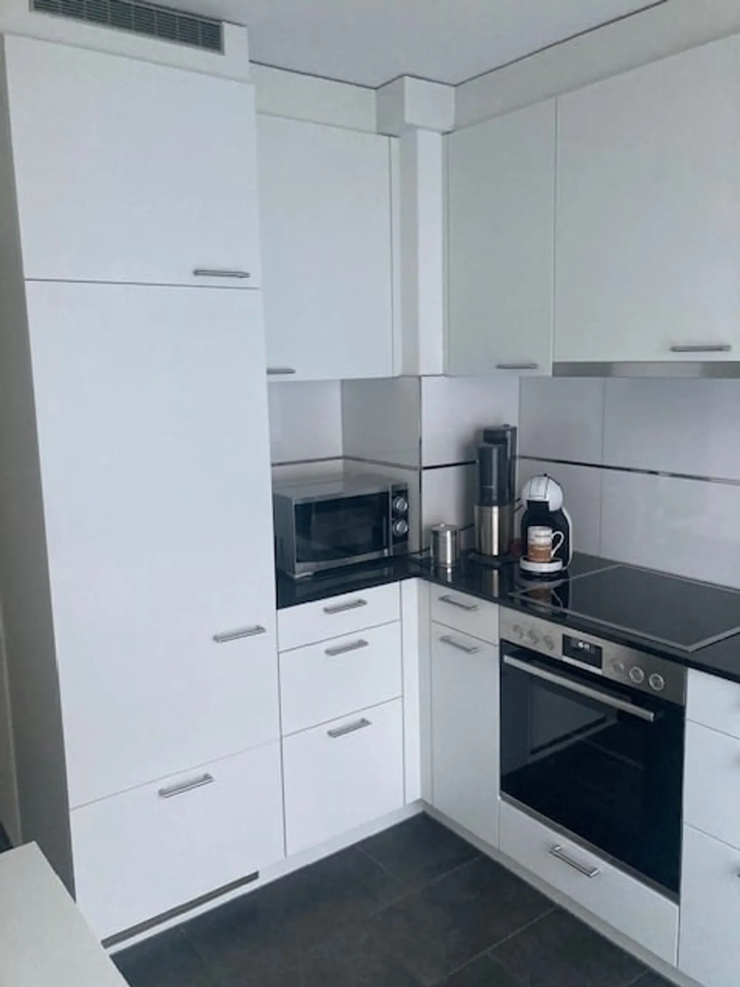 Charmante 3.5-Zimmer-Wohnung in ruhiger Lage in Hünibach - Photo 2 sur 14