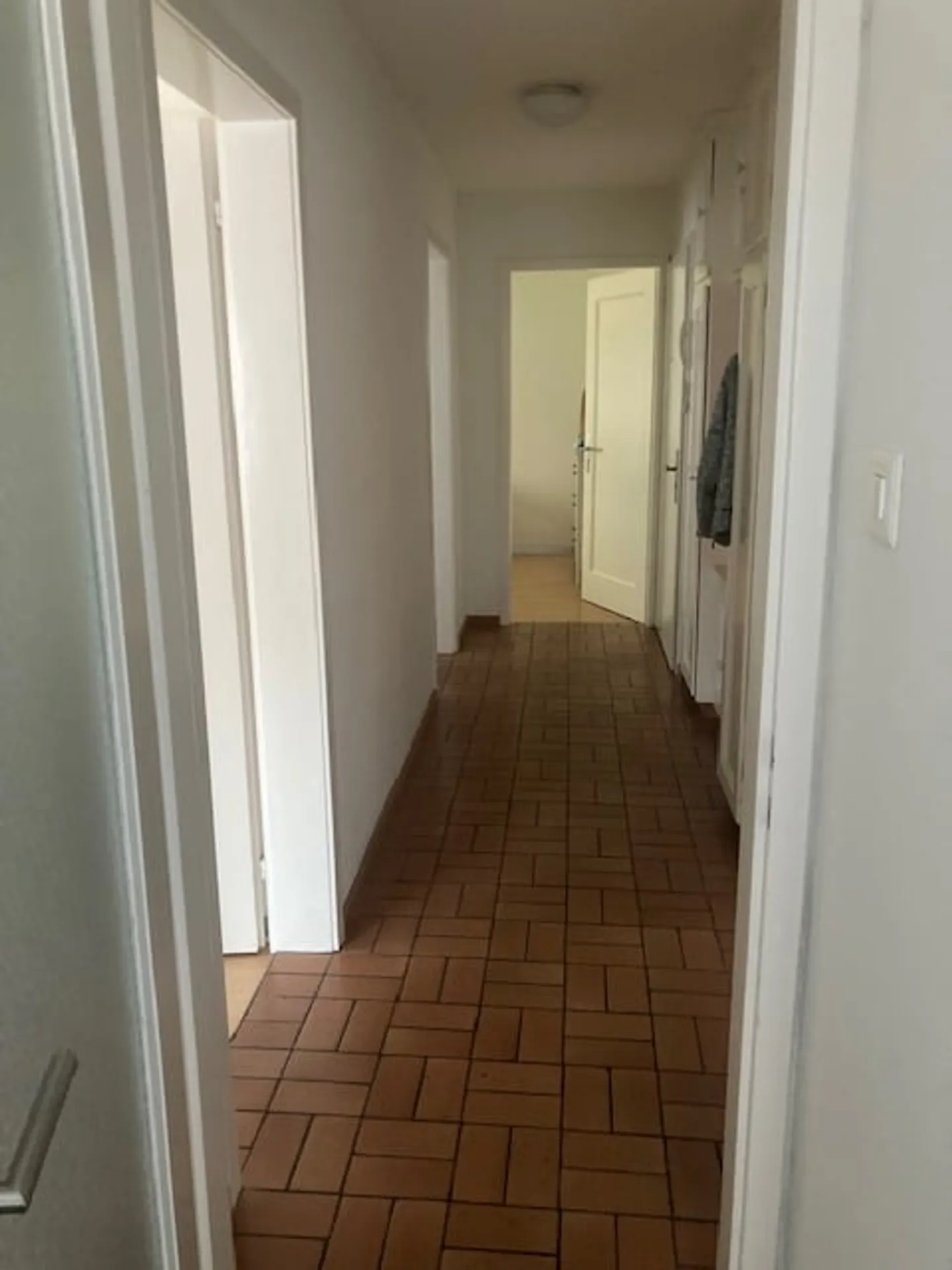 Charmante 3.5-Zimmer-Wohnung in ruhiger Lage in Hünibach - Photo 5 sur 14