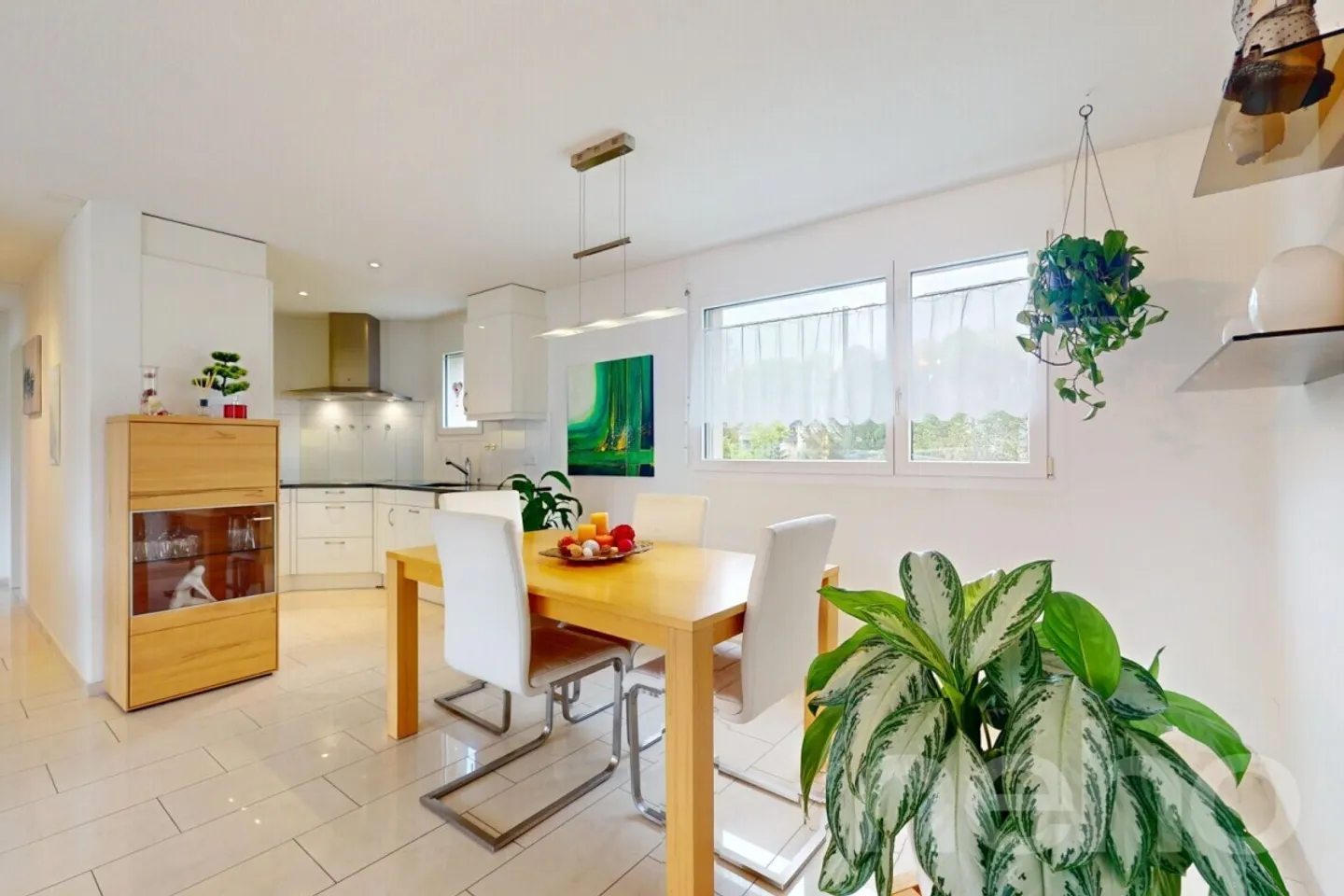 Appartamento moderno con grande balcone - Foto 4 di 13