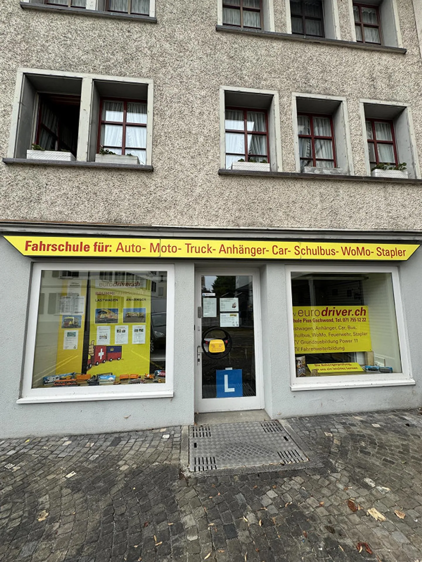 82 m² Commercial Space - Photo 2 of 4