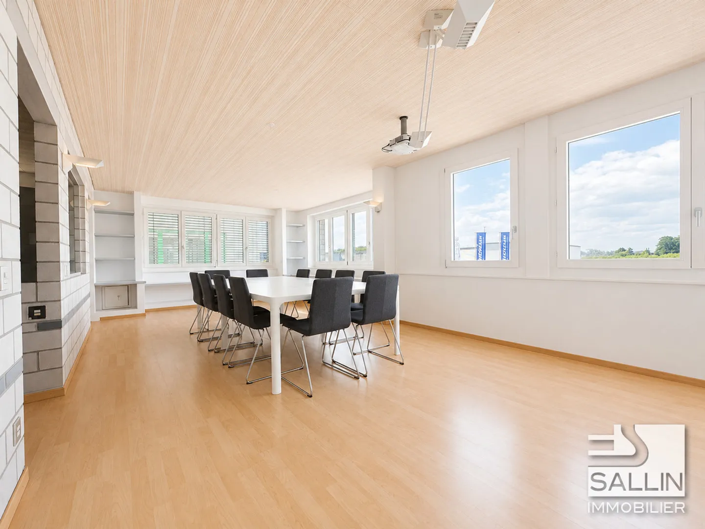 Bright administrative open space of approx. 140 m² - Photo 8 of 13