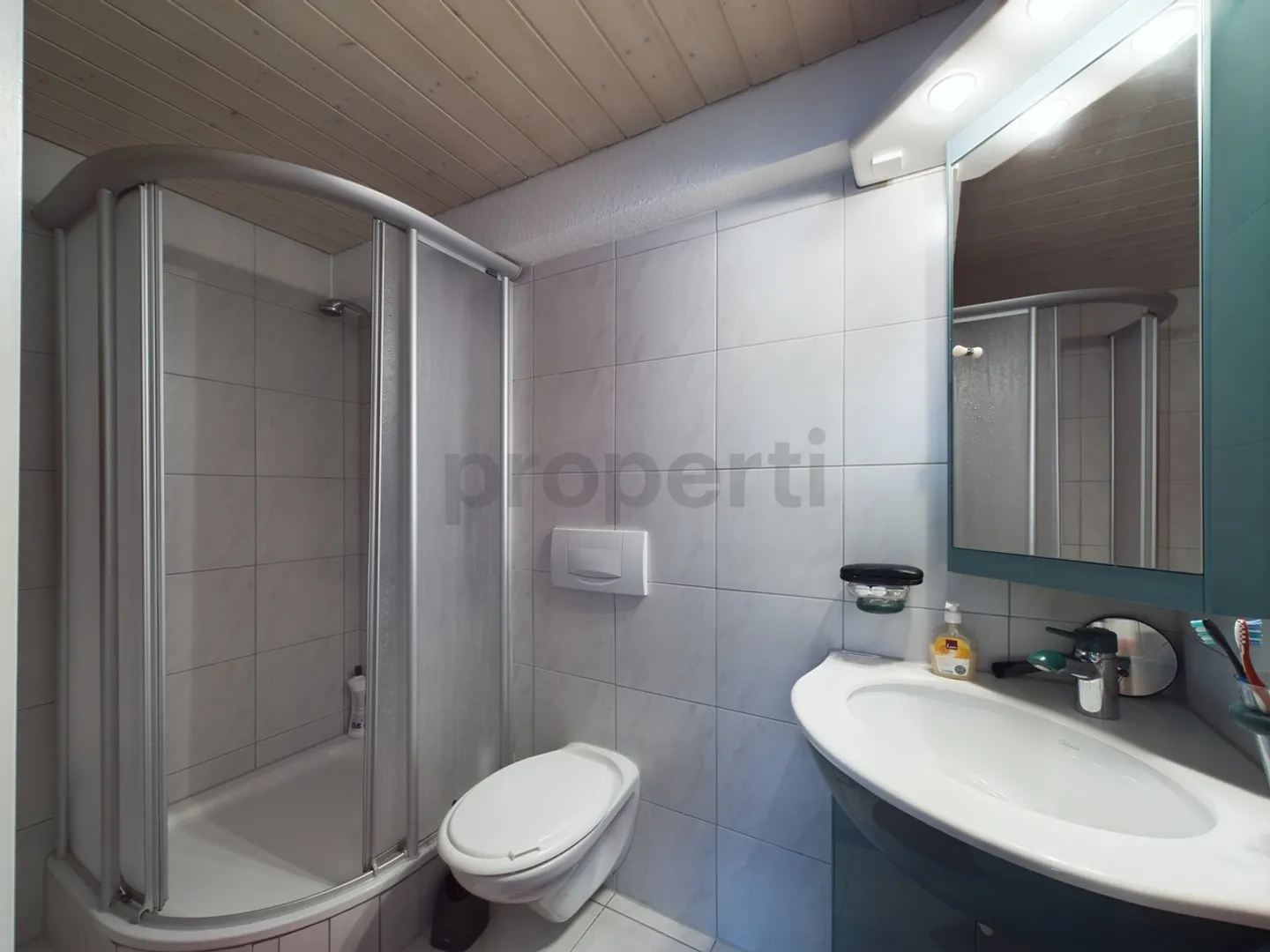 Renovated 1.5-room apartment in the center of Alpnach - Photo 5 of 6