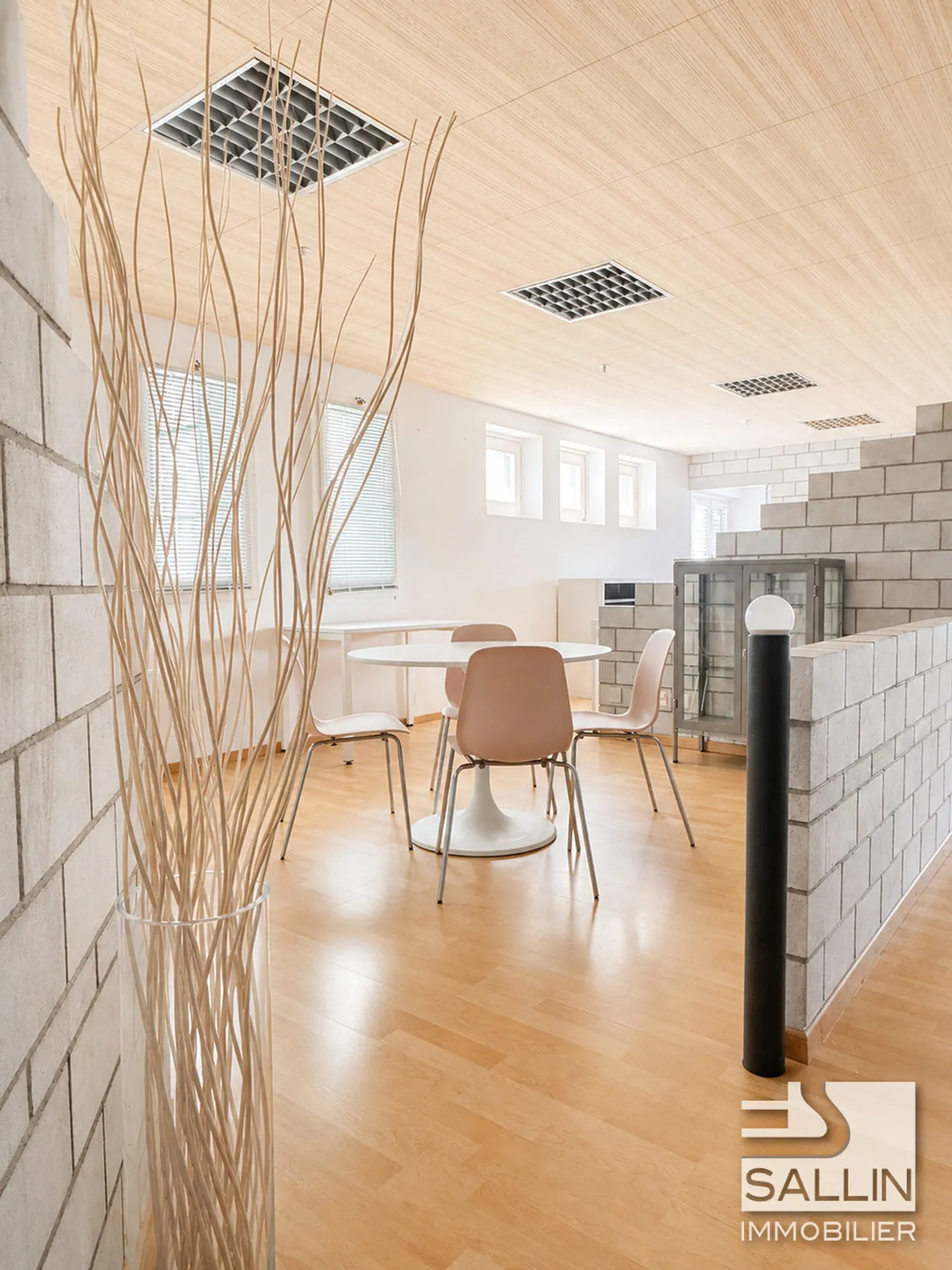 Bright administrative open space of approx. 140 m² - Photo 10 of 13