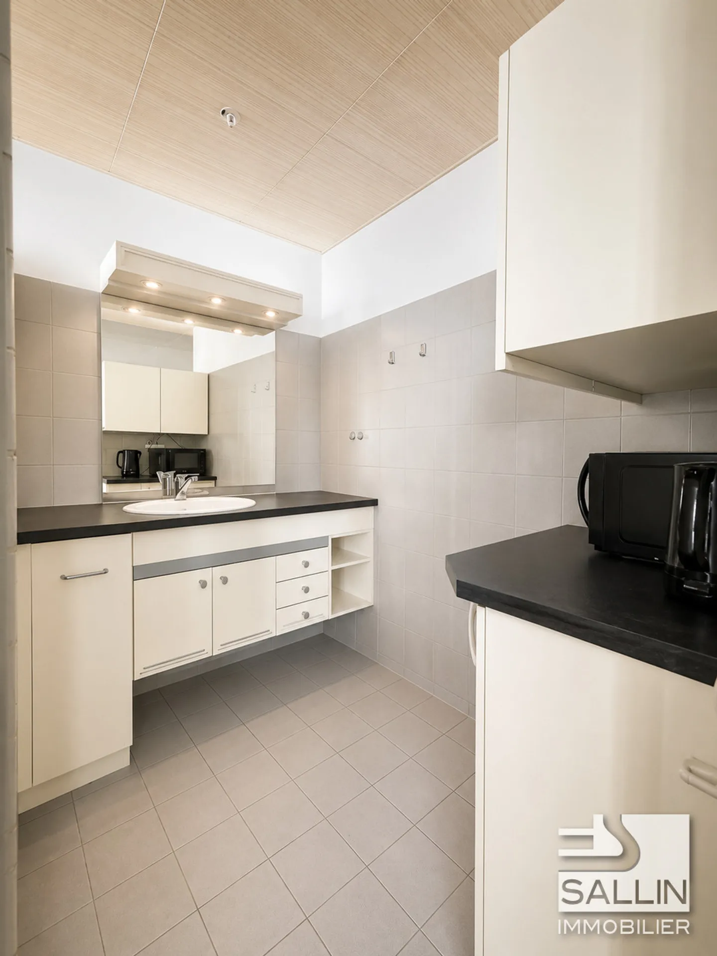 Bright administrative open space of approx. 140 m² - Photo 9 of 13