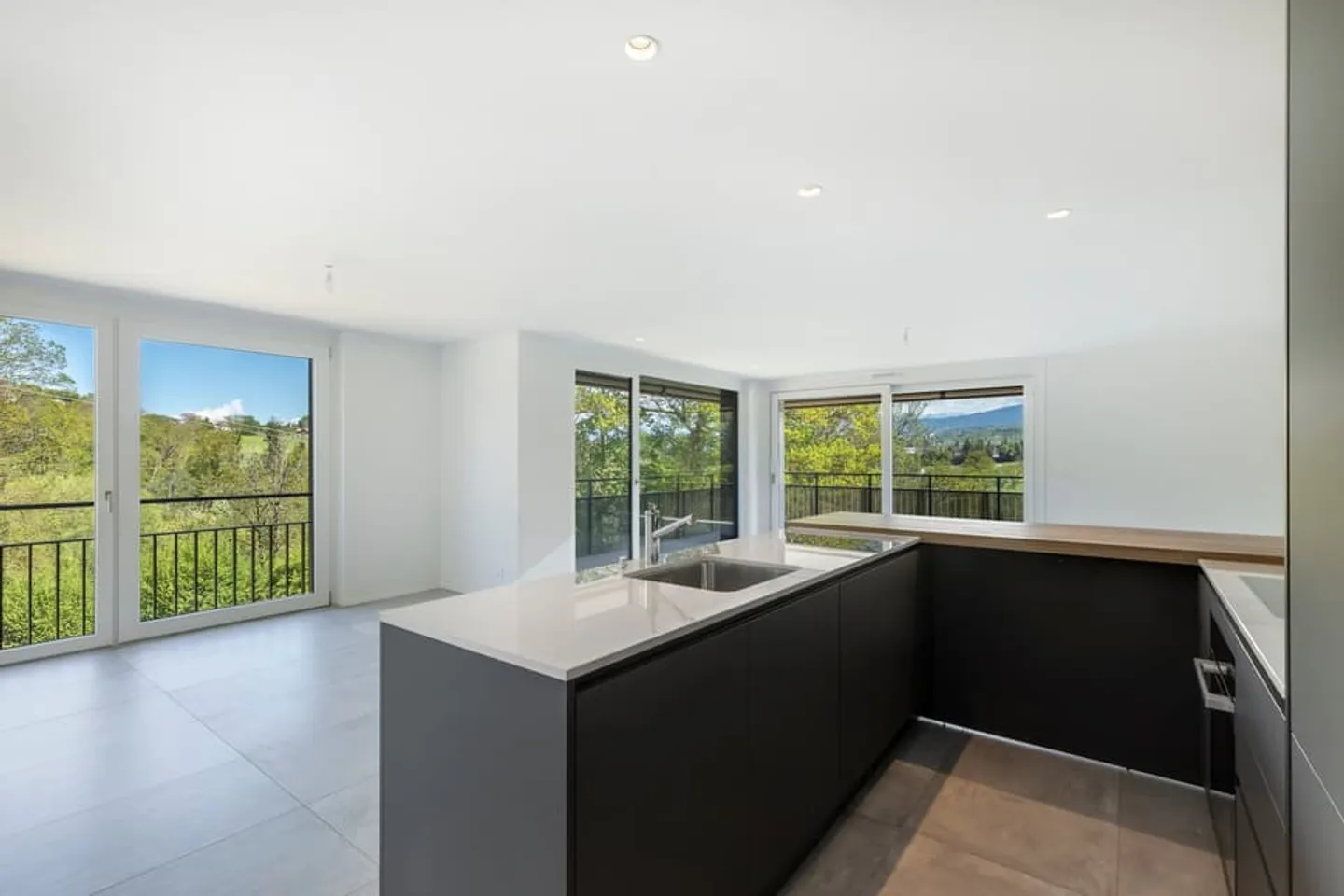 Magnifico appartamento di 4,5 locali con vista panoramica a Matran - Foto 2 di 10