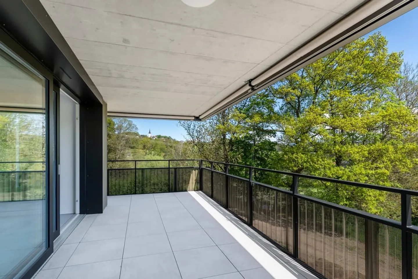 Magnifico appartamento di 4,5 locali con vista panoramica a Matran - Foto 9 di 10