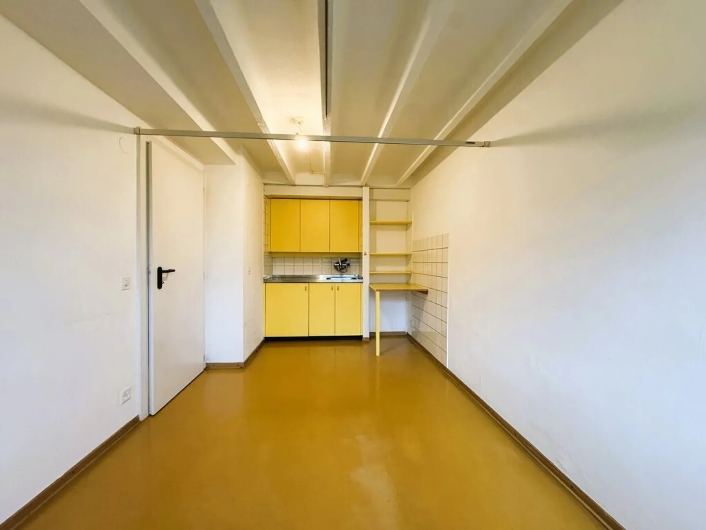 Surface de bureaux/cabinet idéalement située - Photo 4 sur 8