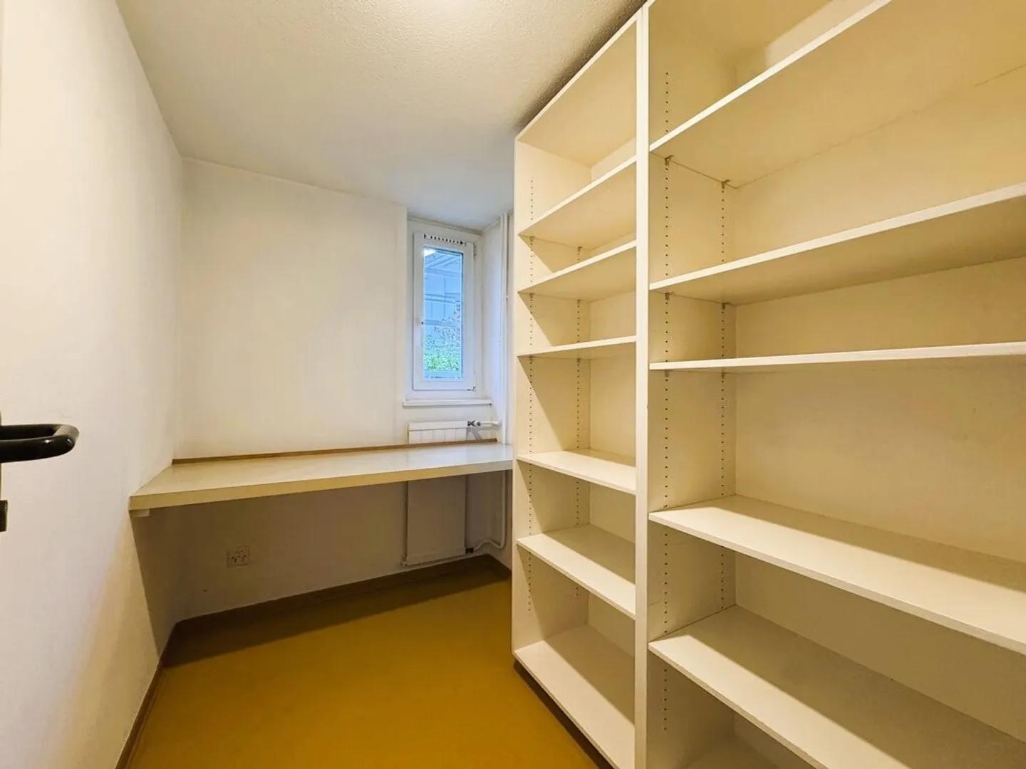 Surface de bureaux/cabinet idéalement située - Photo 6 sur 8