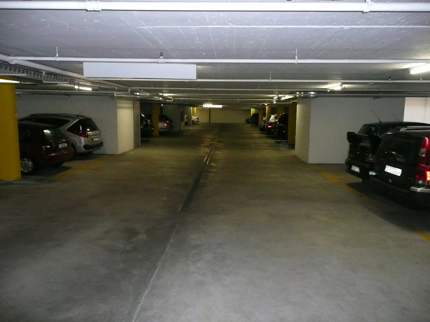 Posto auto sicuro in affitto - Foto 1 di 3