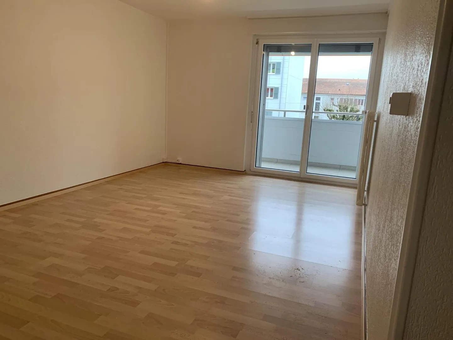 Cozy 2-Room Apartment - Photo 3 of 6