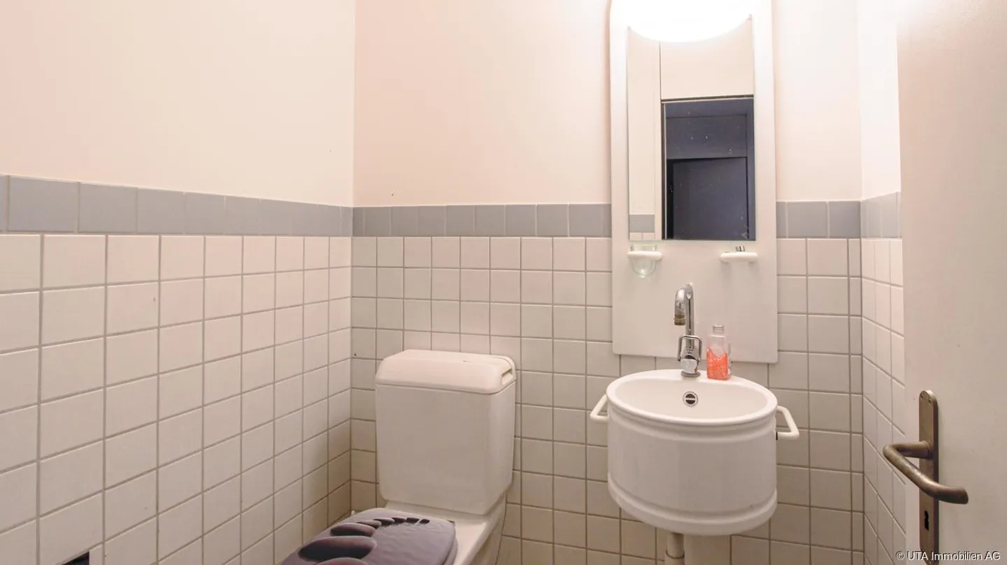 Geräumiges Reihenhaus in zentraler Lage - Foto 12 von 14