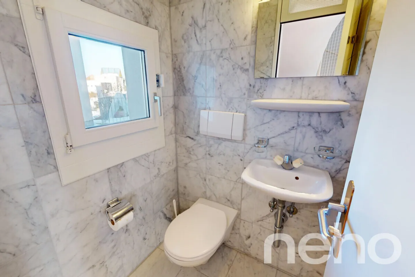 Maisonette di 4,5 stanze situata in posizione tranquilla con terrazza sul tetto a Bonstetten - Foto 8 di 13
