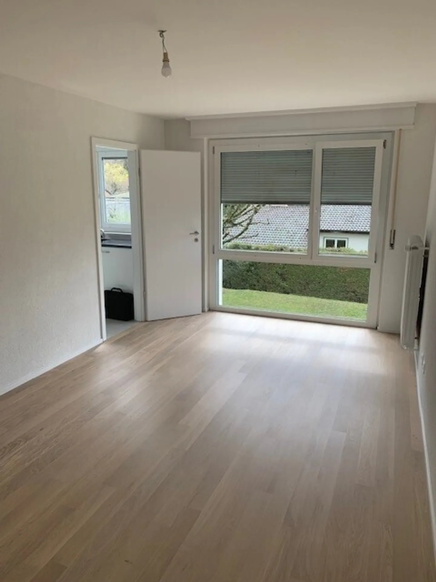Studio Luminoso Vicino ai Servizi - Foto 4 di 5