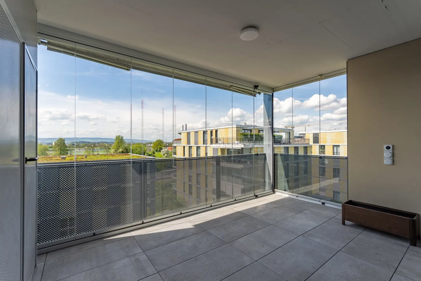 Appartement de 4 1/2 pièces en ville dans un emplacement central et calme à Zug - Photo 4 sur 17