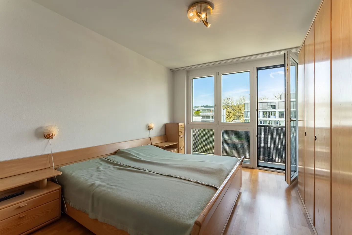Appartement de 4 1/2 pièces en ville dans un emplacement central et calme à Zug - Photo 8 sur 17