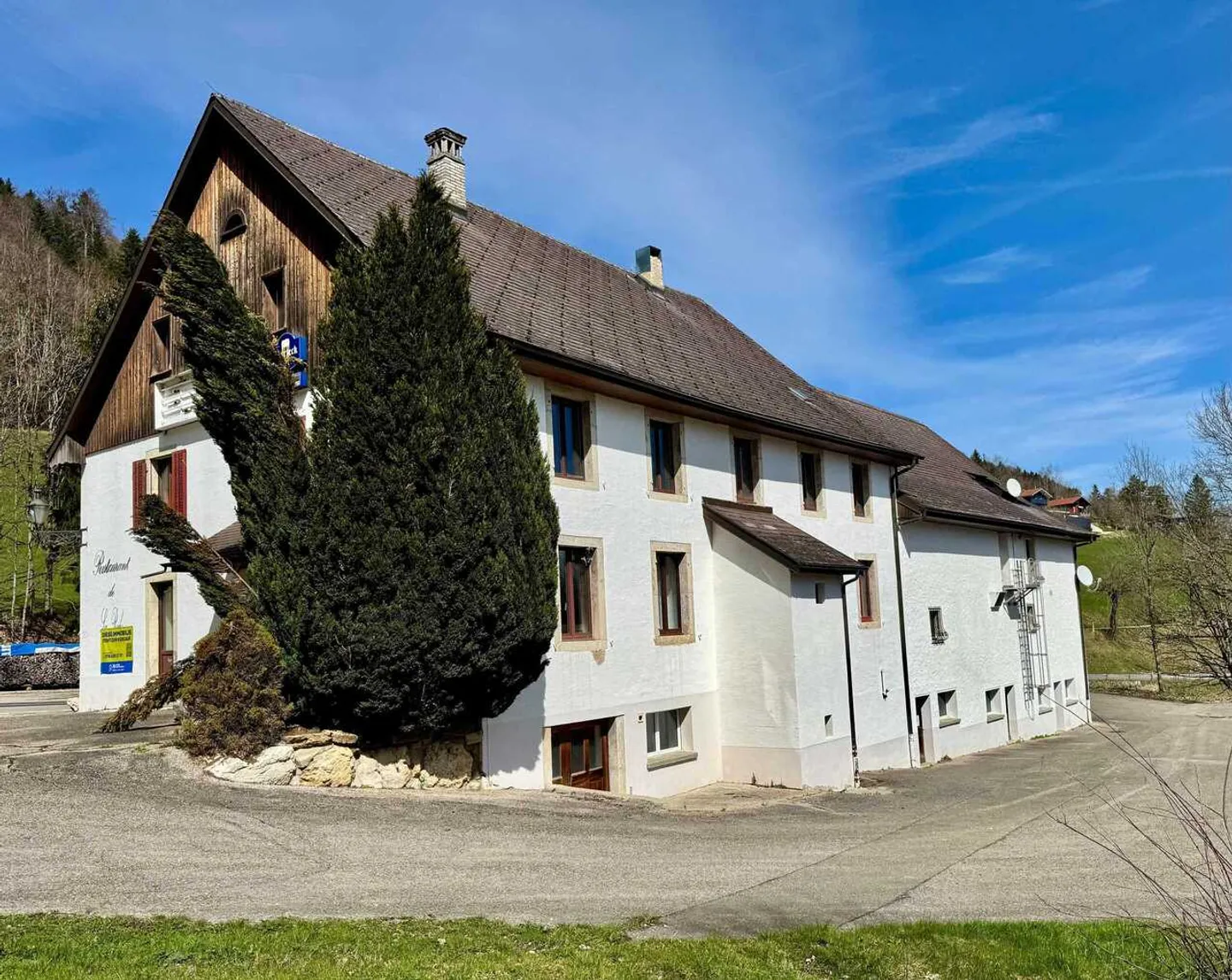 Proprietà di investimento di 22 camere a Glovelier - Occasione unica - Foto 1 di 13