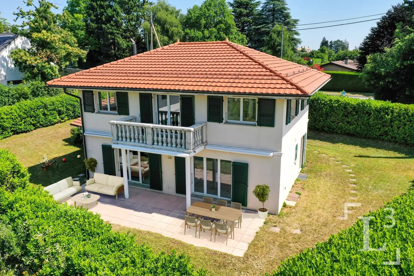 Single house for sale - Photo 1 of 13