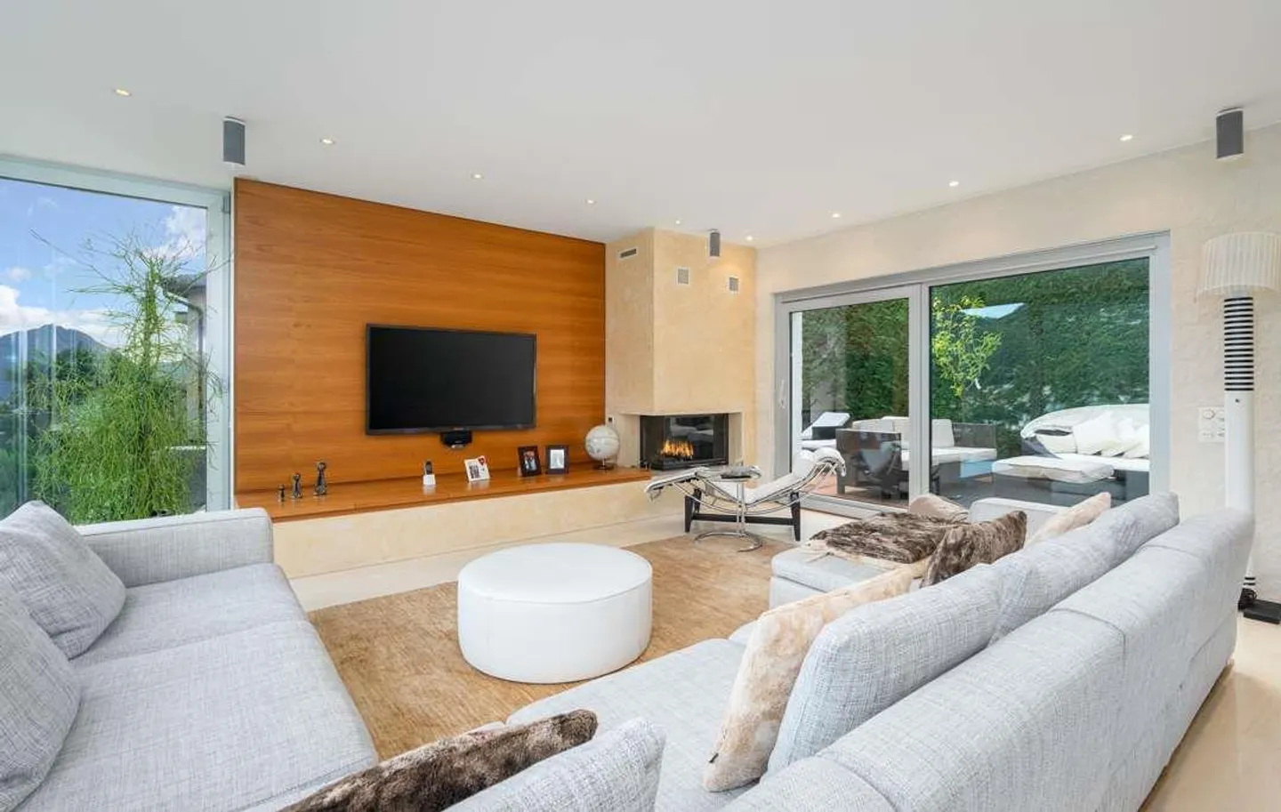 Elegante Villa mit Seeblick - Foto 7 von 13