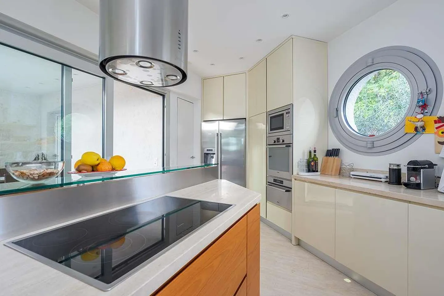 Elegante Villa mit Seeblick - Foto 8 von 13