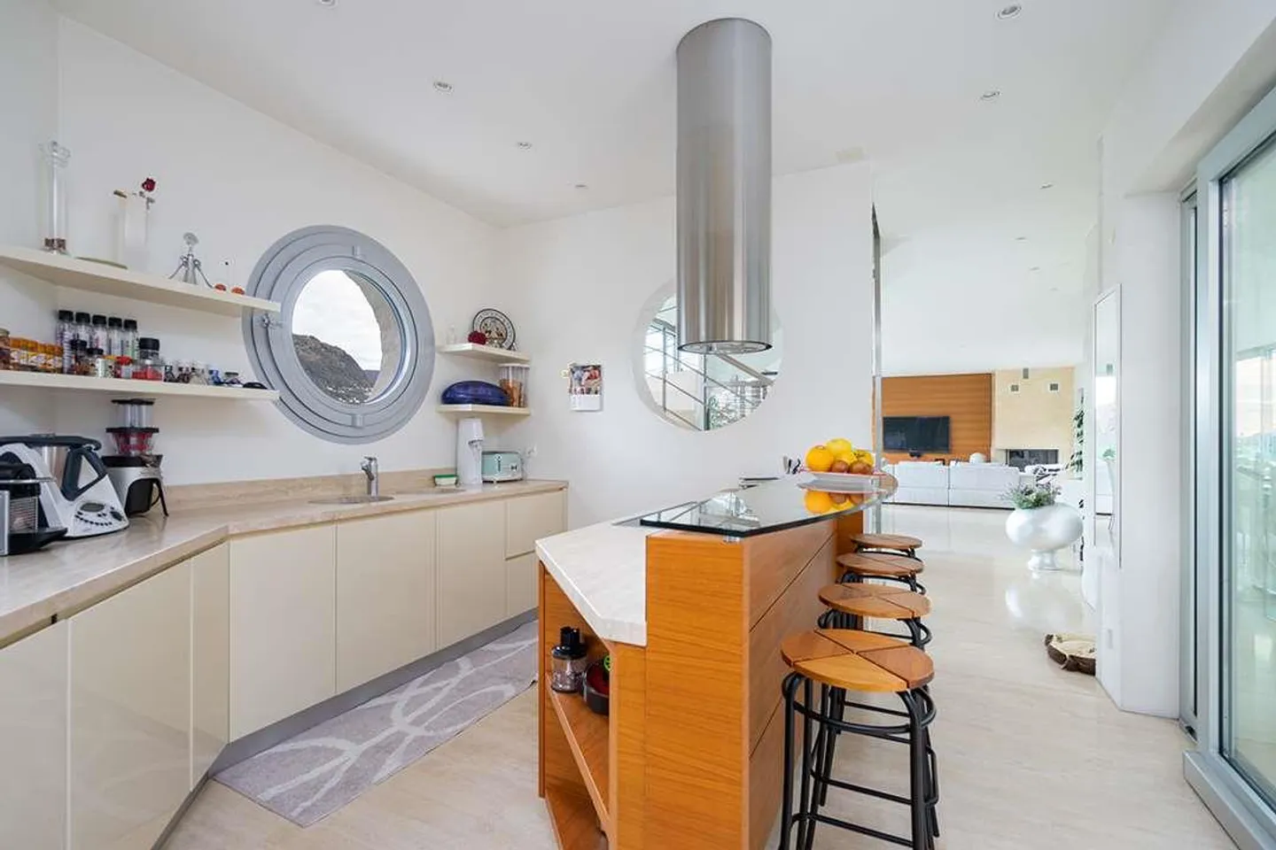 Elegante Villa mit Seeblick - Foto 9 von 13