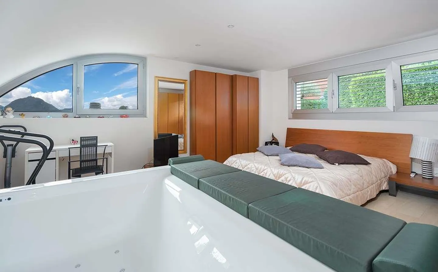 Elegante Villa mit Seeblick - Foto 13 von 13