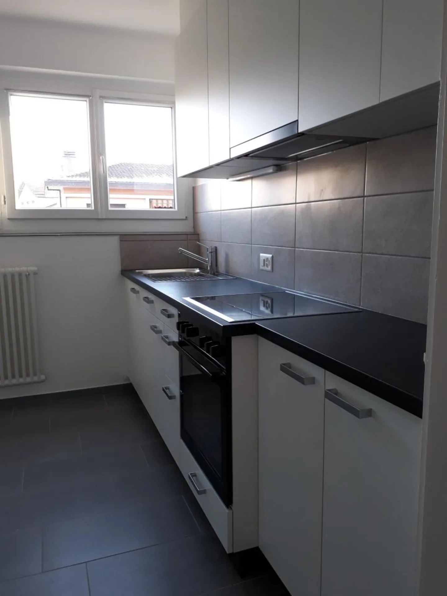 Appartement rénové 3 pièces - Photo 3 sur 4