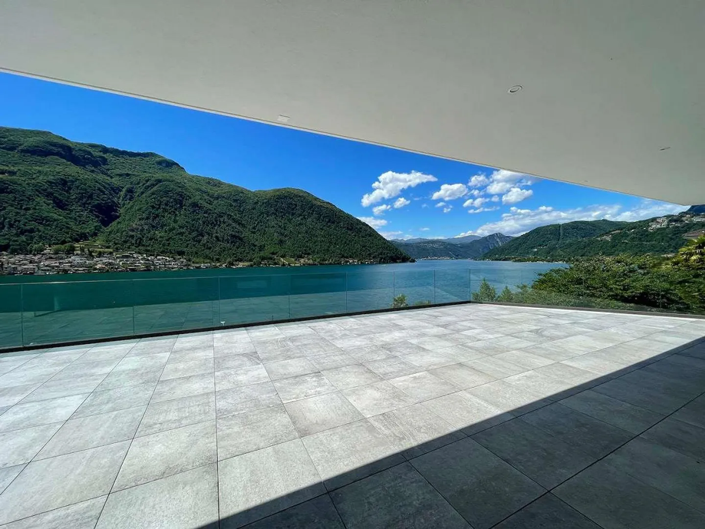 Appartamento con vista lago - 501 - Foto 1 di 13