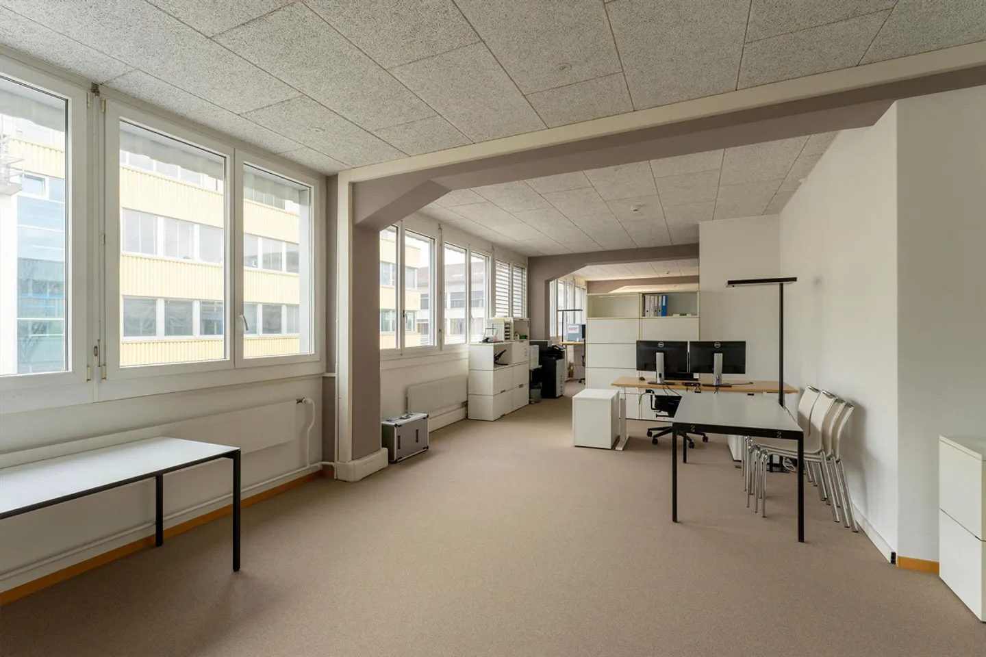 Bureaux abordables (244 m2) au cœur de Köniz - Photo 5 sur 9