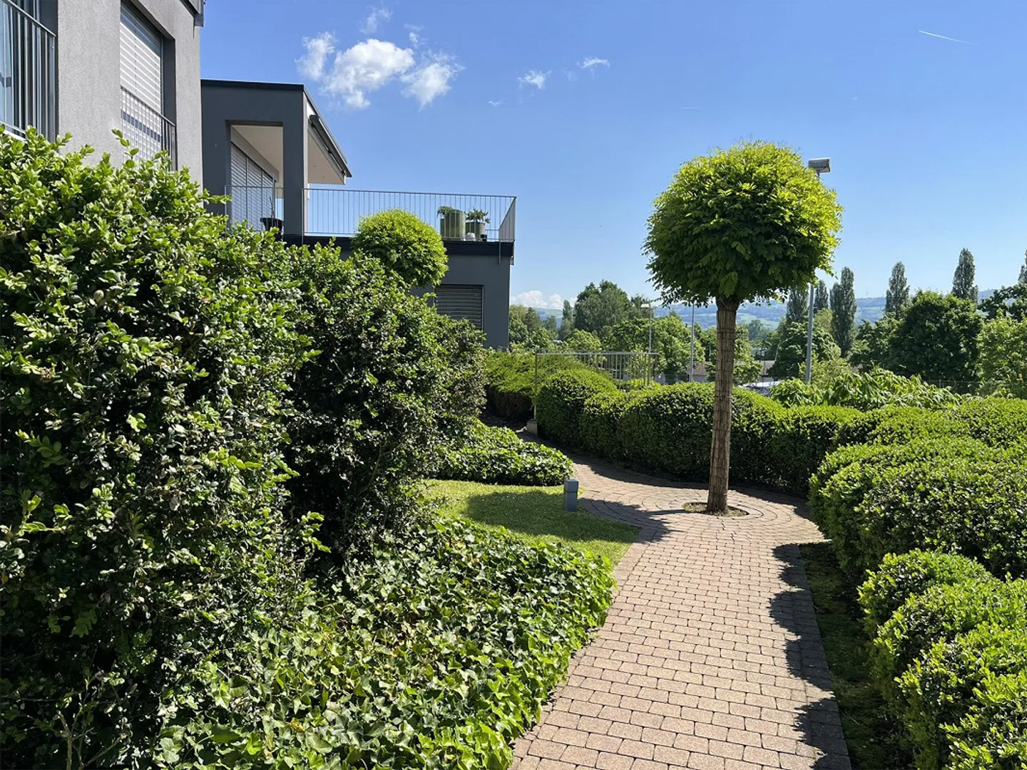 2x 3-Familien-Haus, 100 Schritte zum See - Foto 3 von 8