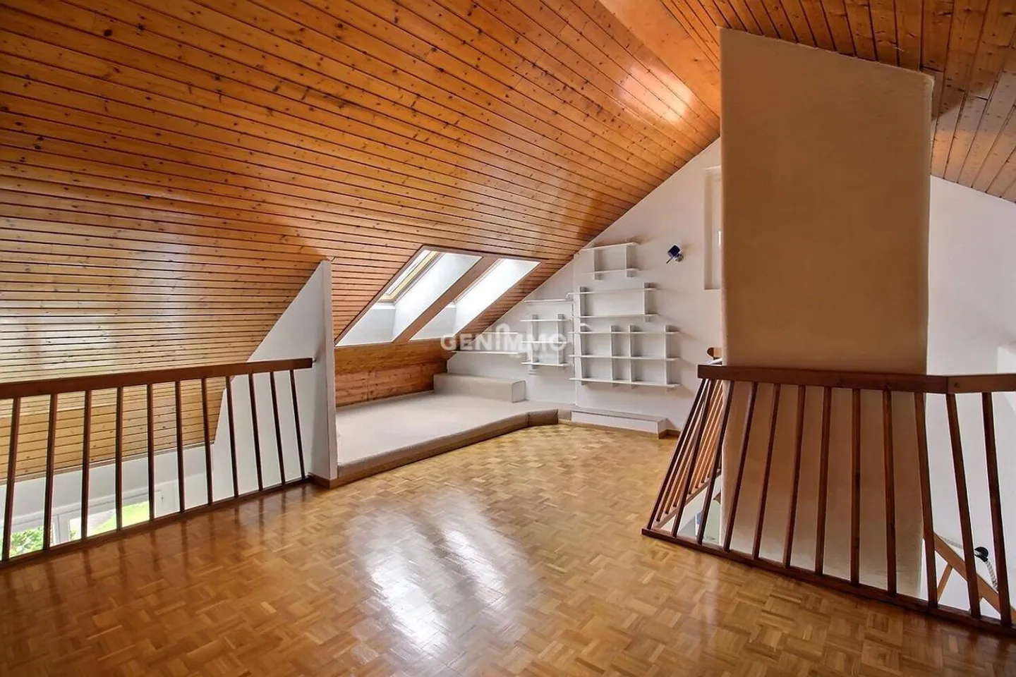 FOR RENT 6 ROOMS IN A QUIET LOCATION - Photo 7 of 8