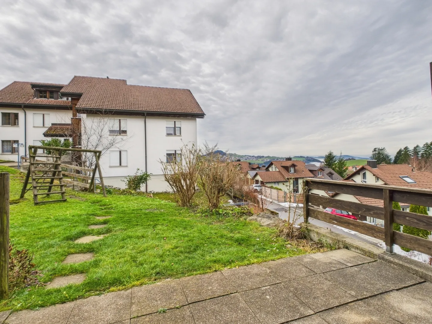 Gemütliche Wohnung mit grosser Terrasse - Foto 2 von 12