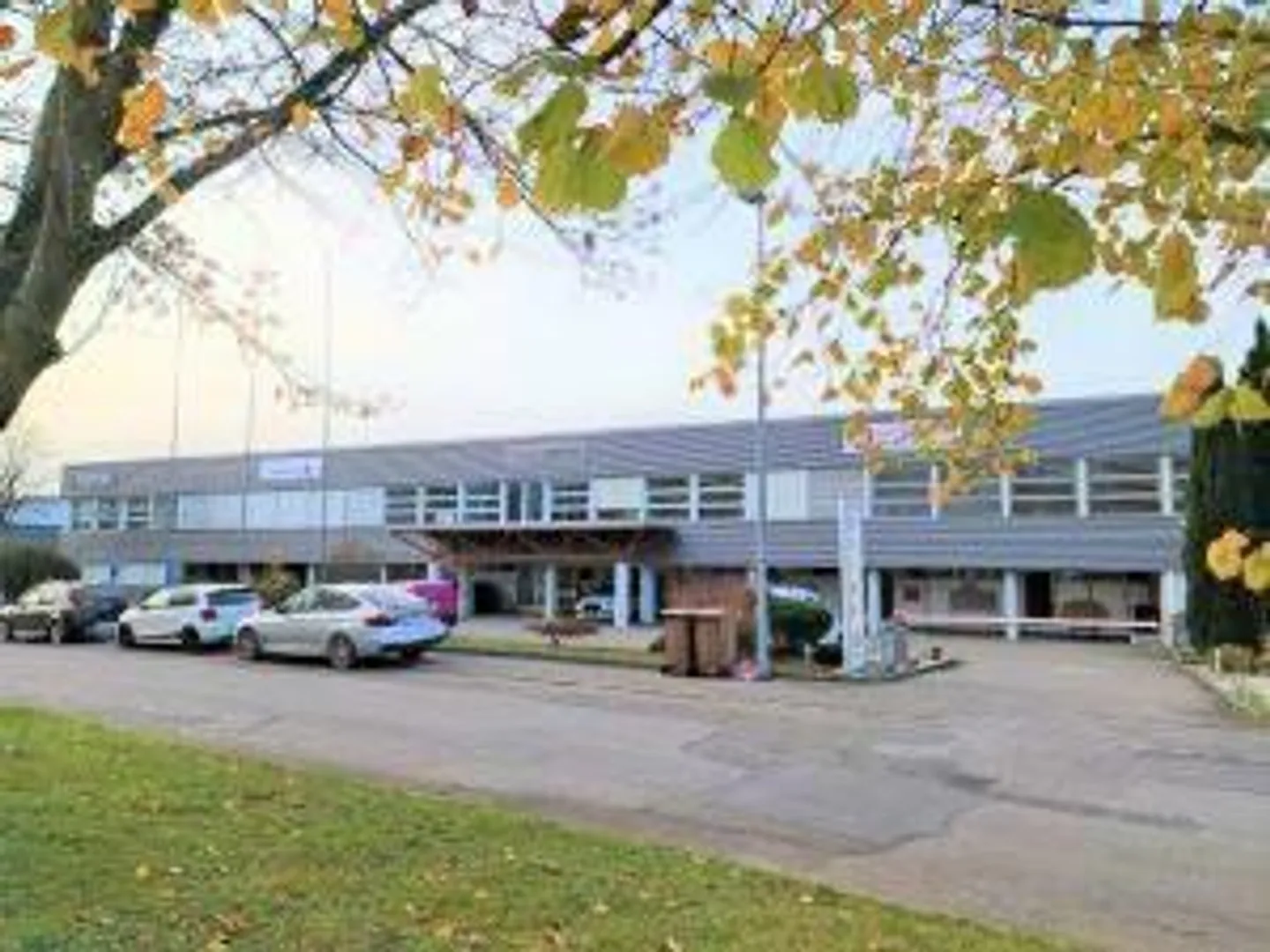 Mixed-use building for sale - Photo 10 of 32