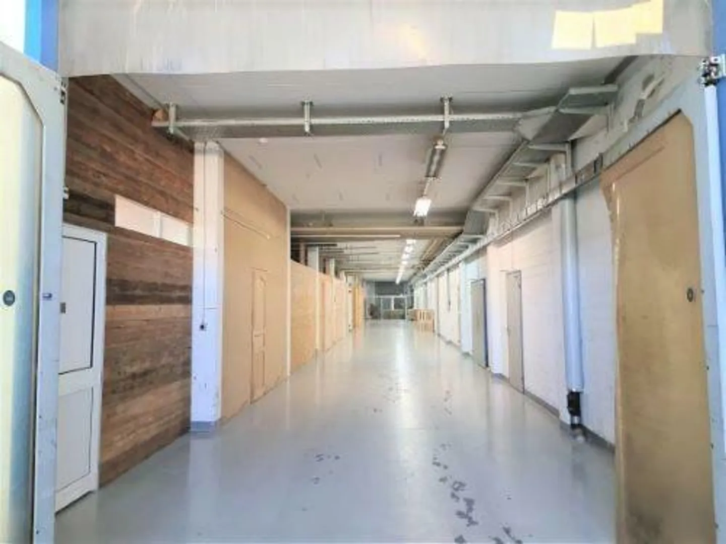 Mixed-use building for sale - Photo 21 of 32
