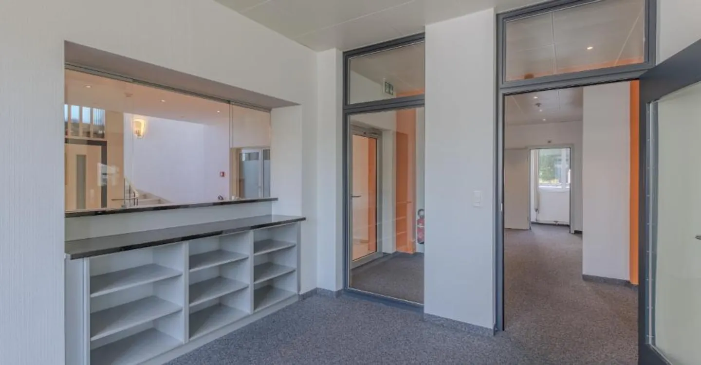Flexible office spaces for your business success - Photo 3 of 9