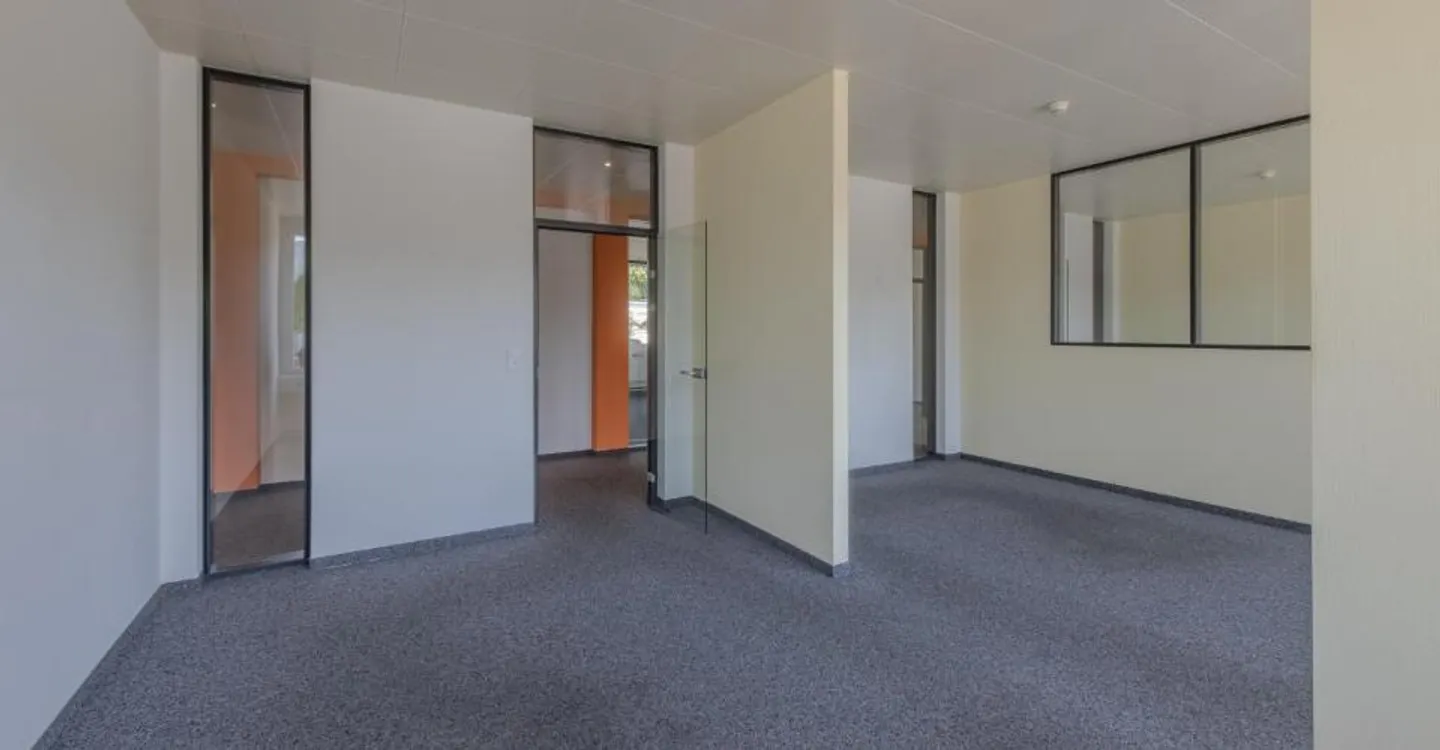 Flexible office spaces for your business success - Photo 6 of 9
