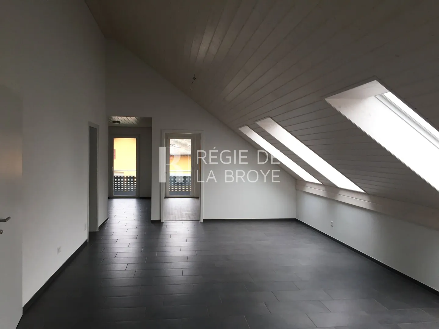 Apartment with 3.5 rooms in Démoret - Photo 2 of 8