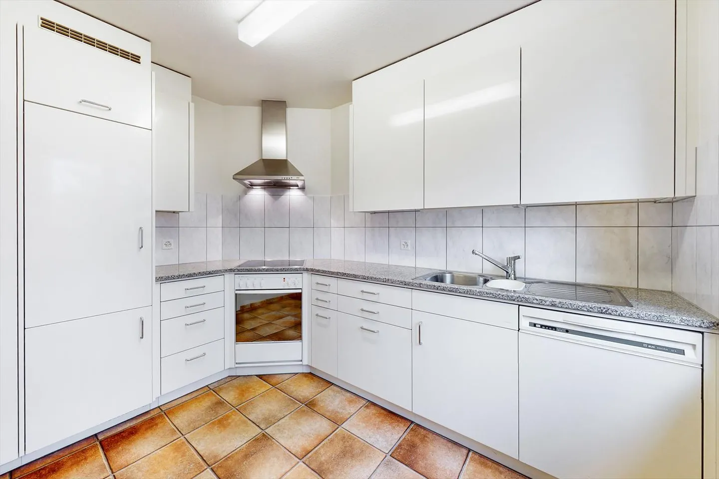 Adatto alle famiglie e centrale! - Foto 1 di 12