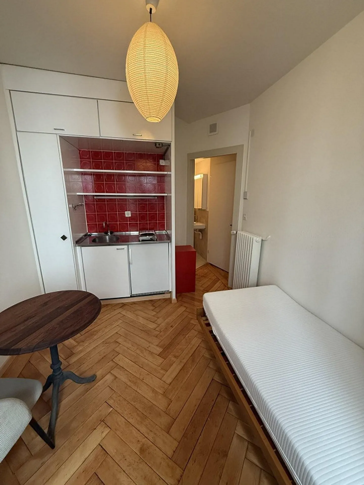 Camera arredata nel popolare quartiere 6 - Foto 3 di 4