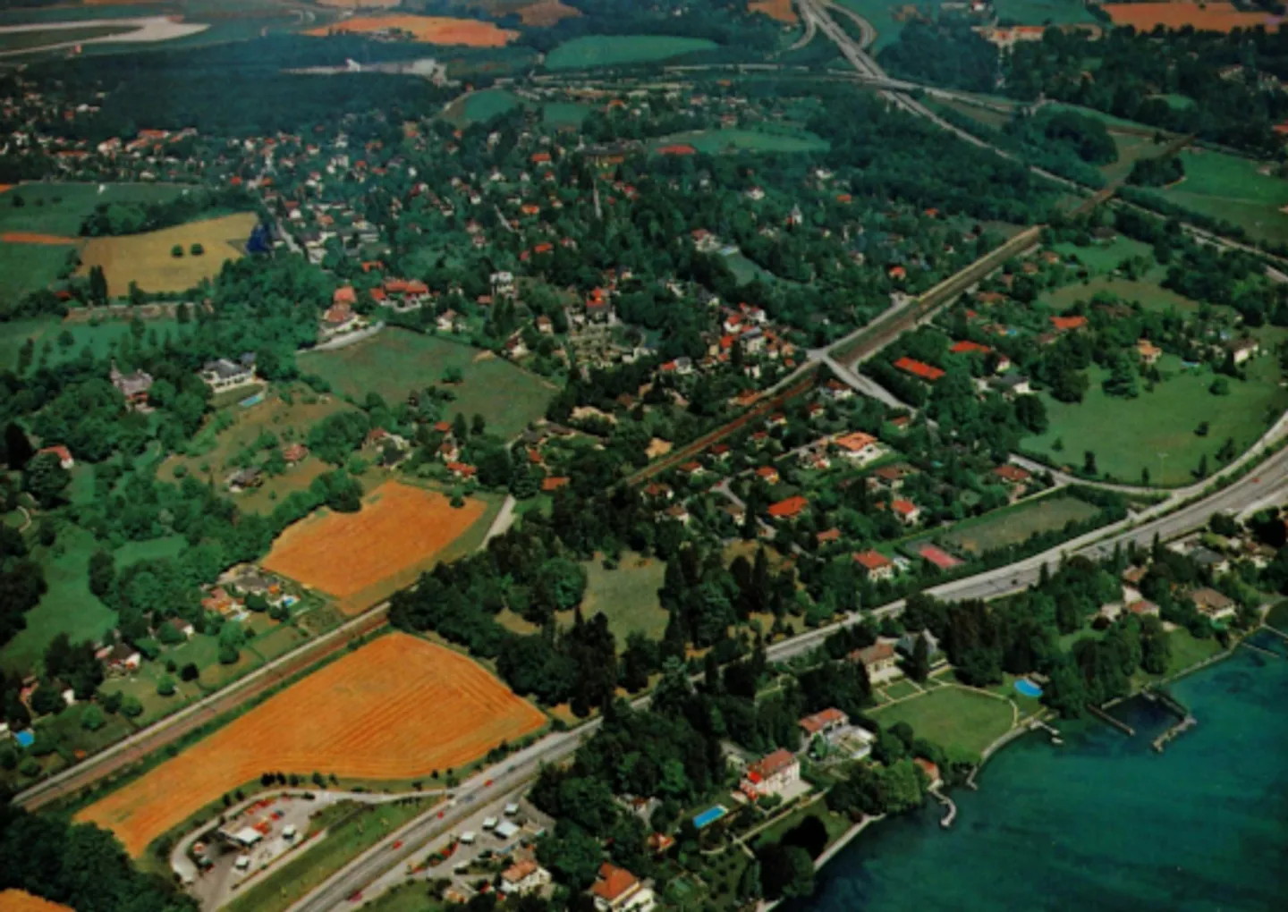 Casa 7 stanze - Foto 1 di 1