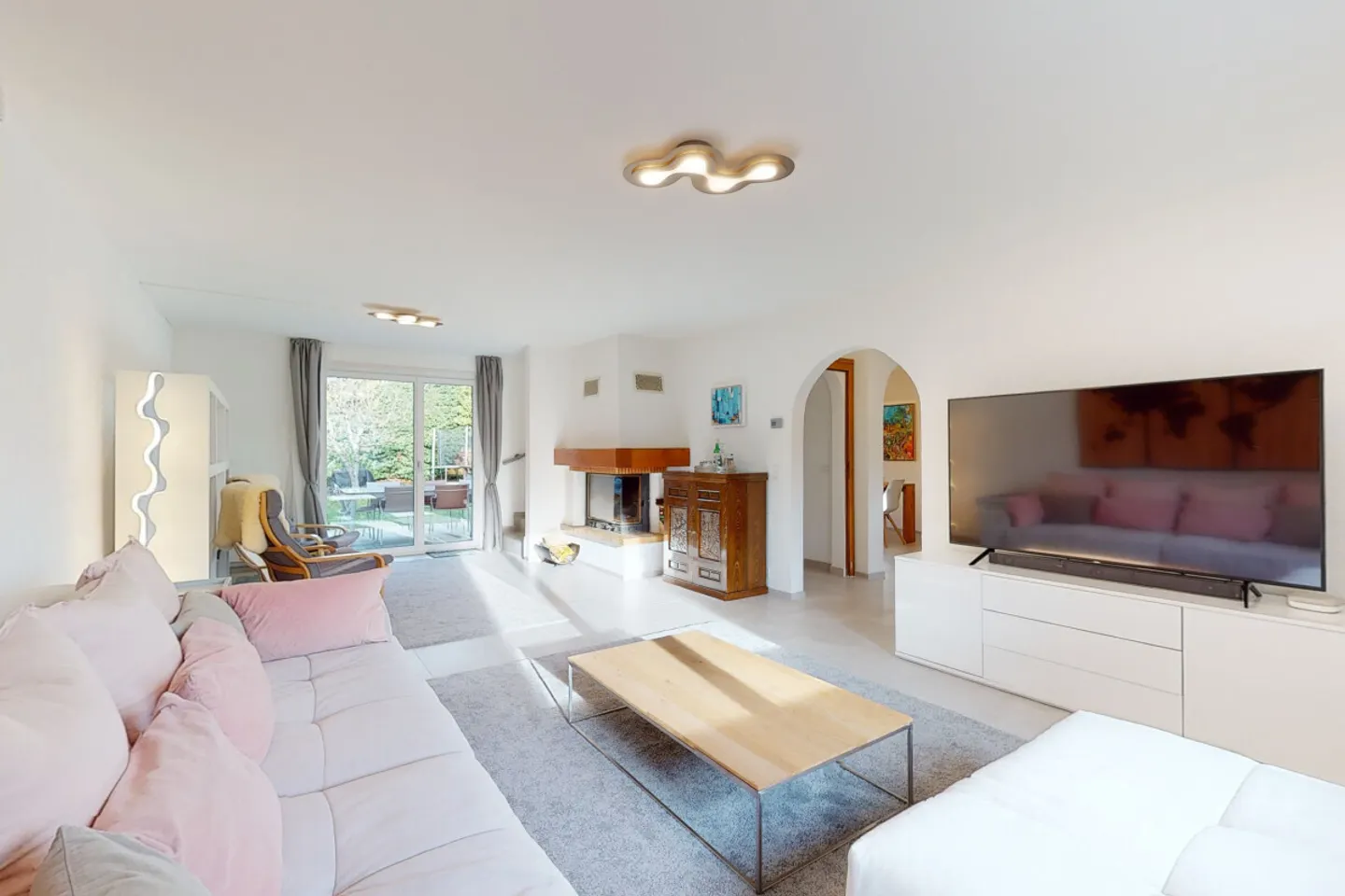 Charming Semi-Detached Villa - Photo 9 of 13