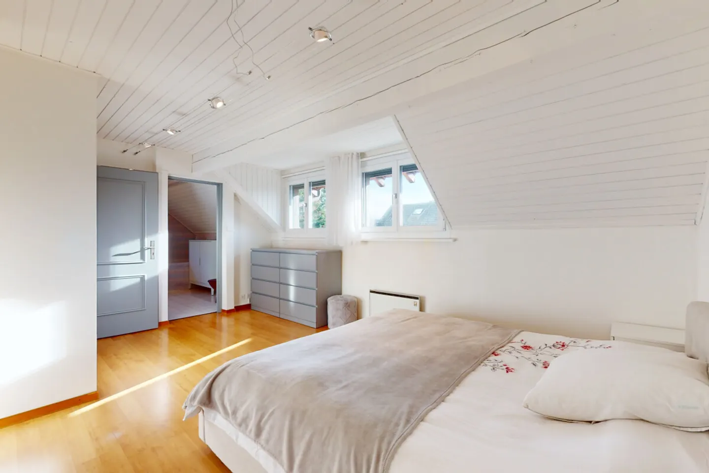 Charming Semi-Detached Villa - Photo 10 of 13