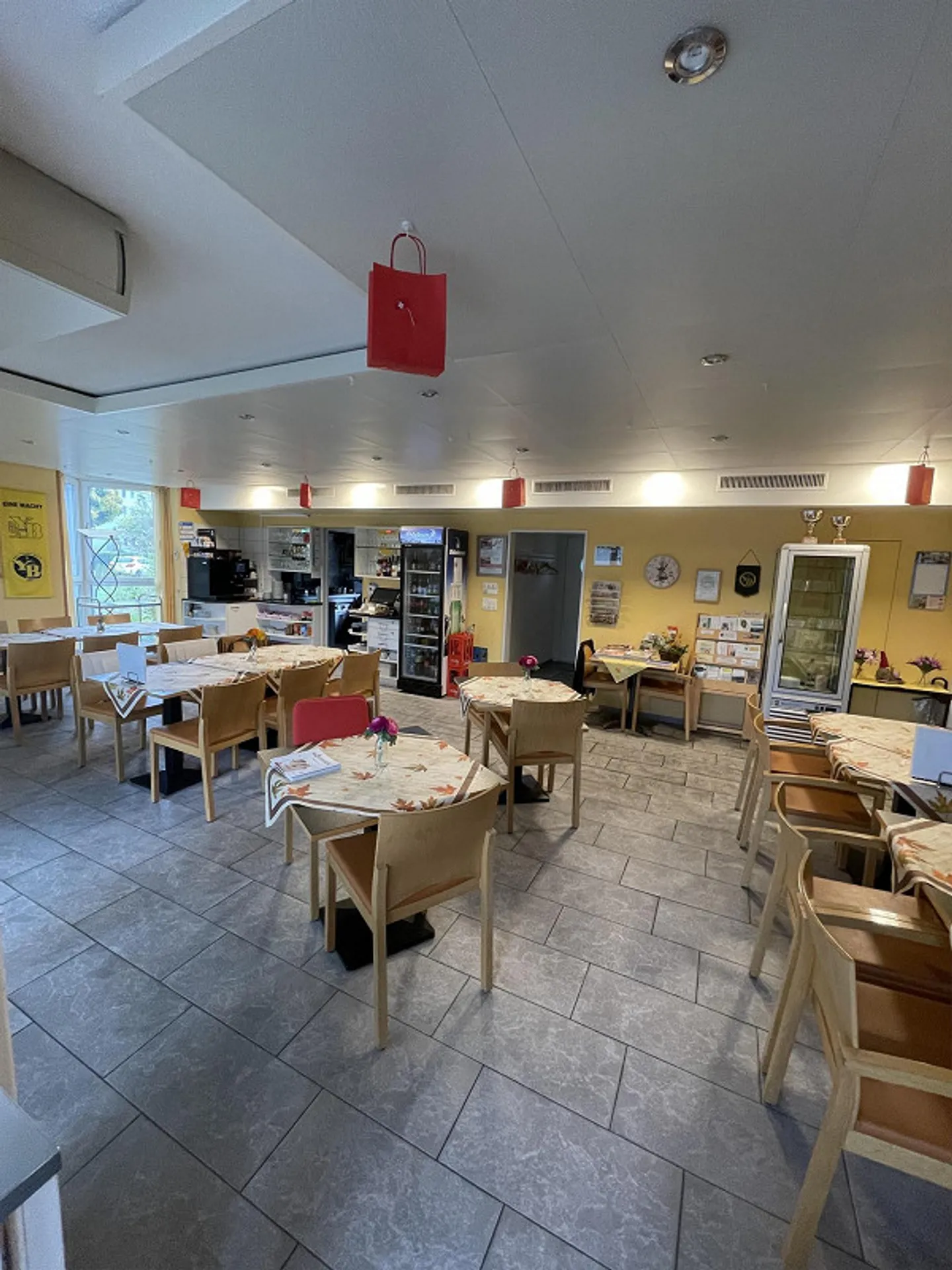 Bistro / Caffè affascinante in proprietà per anziani - Foto 2 di 5