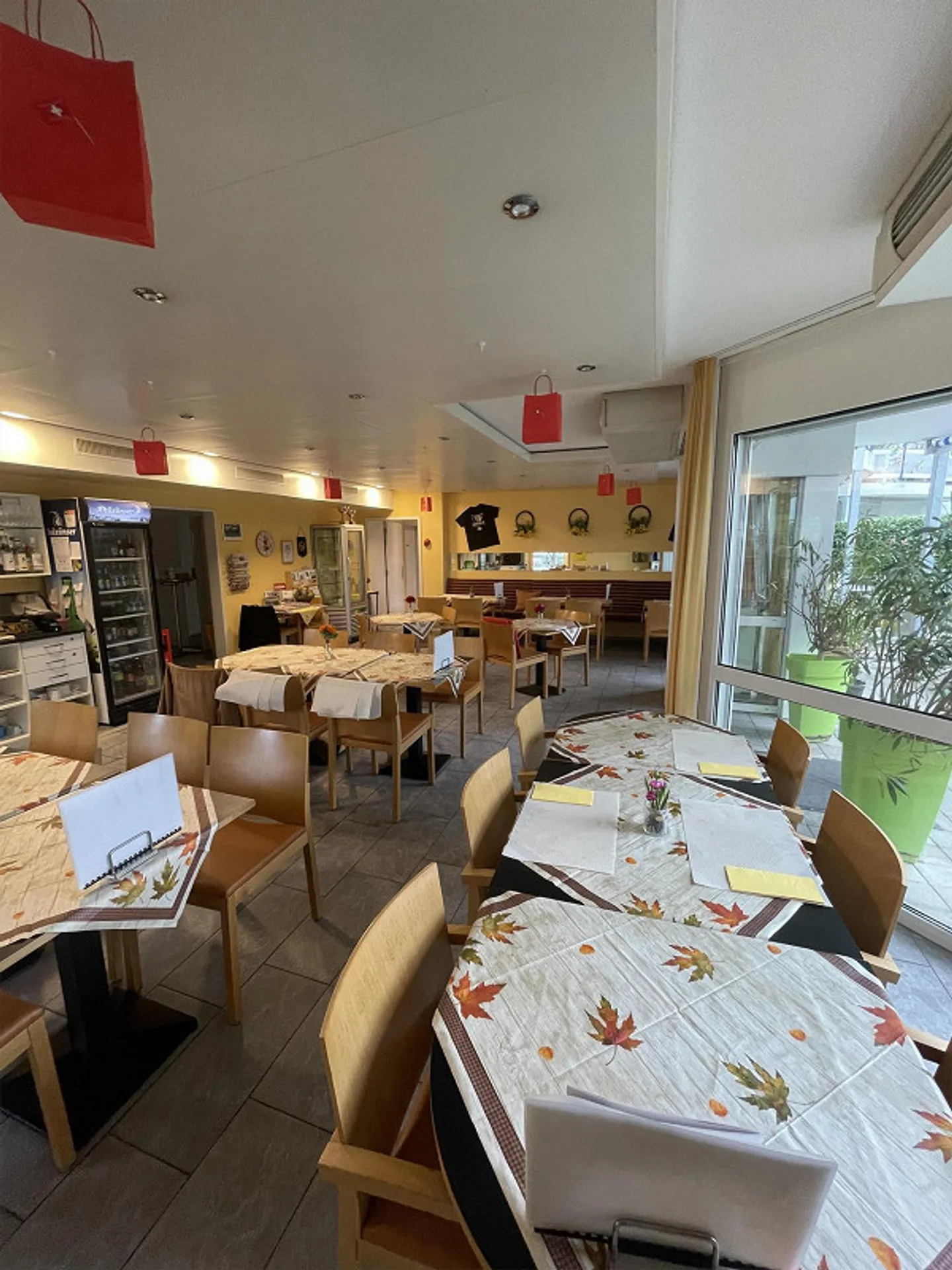 Bistro / Caffè affascinante in proprietà per anziani - Foto 3 di 5