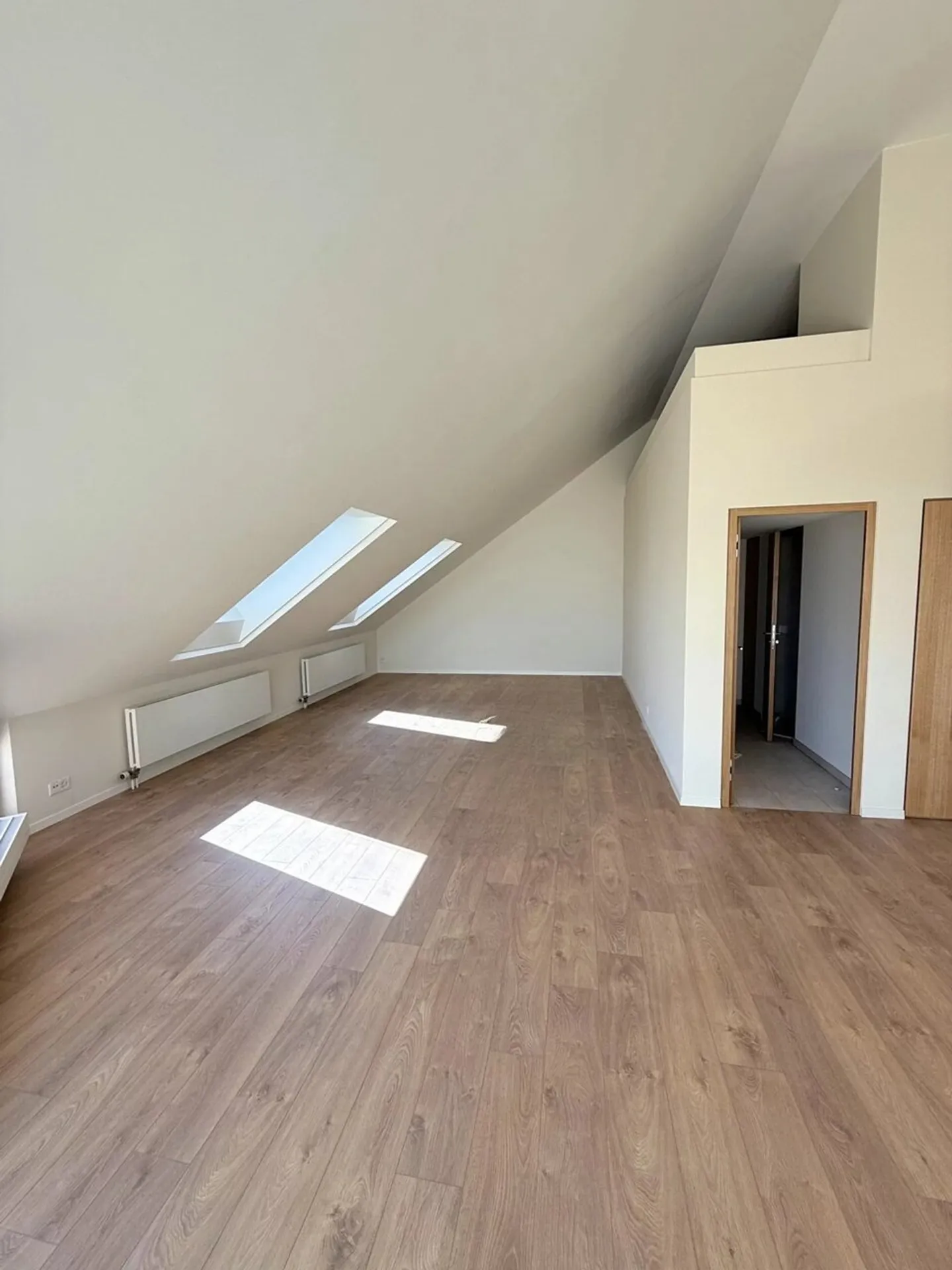 Duplex completamente ristrutturato all'ultimo piano con 2 terrazze - Foto 7 di 13